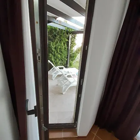 Dream With Car In Sunny Apartment *